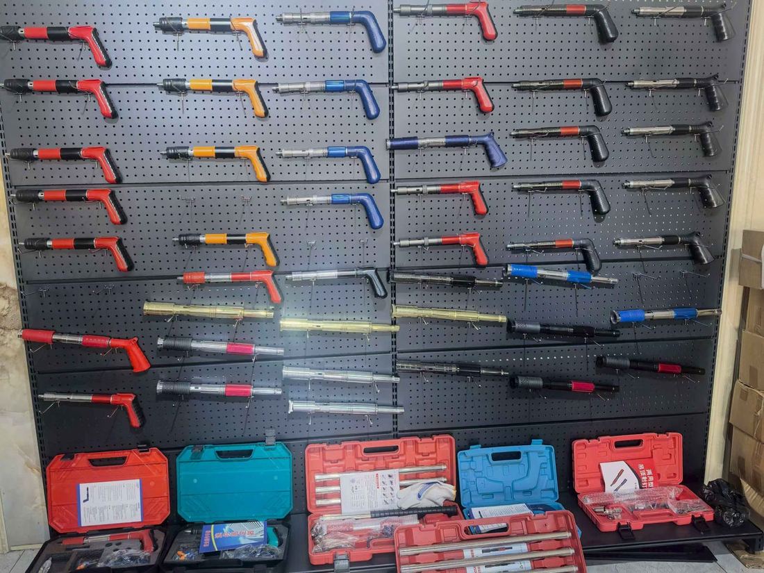 Showroom wall of fastening tools